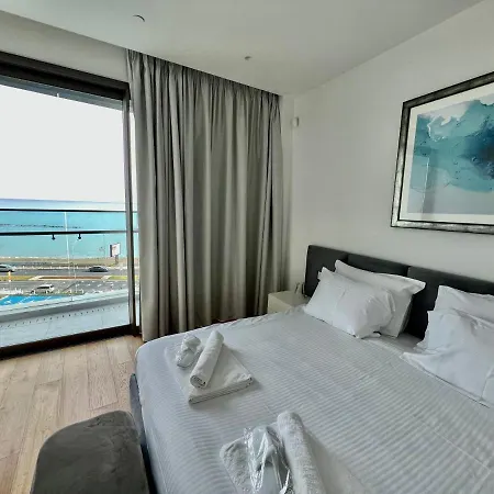 شقة Beachfront Boutique *